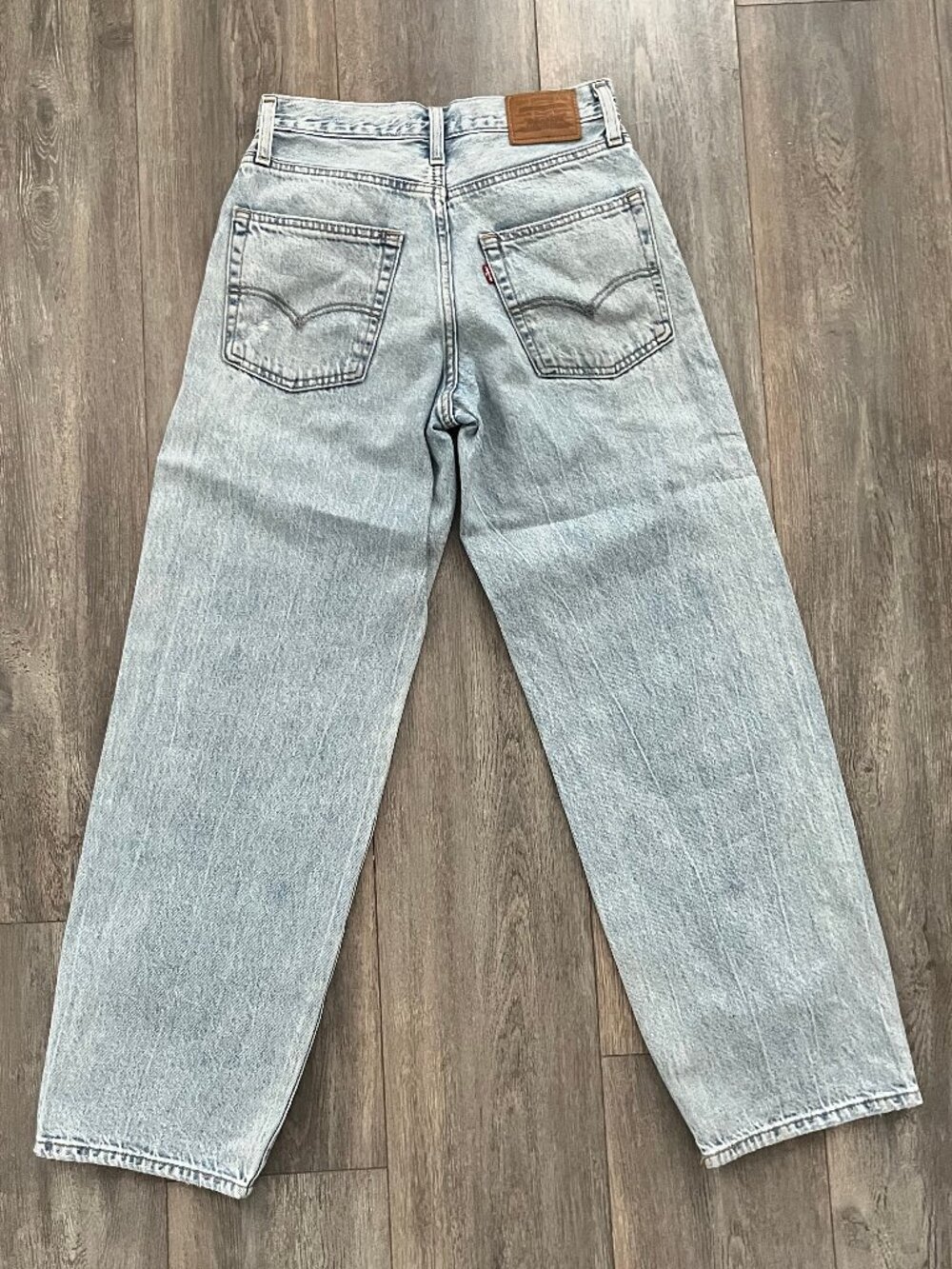 Levis Baggy Dad Jean - 24 - Like new